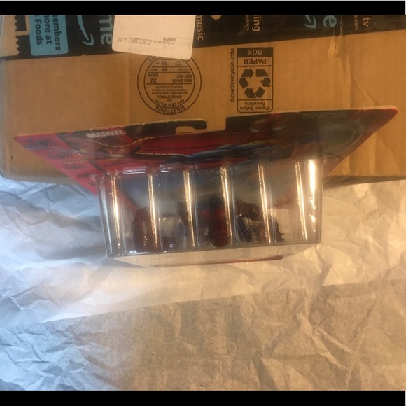 NEW Toybiz Spiderman Water Webs Action Figure - Picture 5 of 6